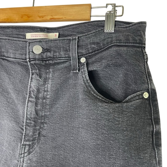 Levi’s High Waisted Mom Jean Black Denim Classic Fit Size 31 - Picture 10 of 10